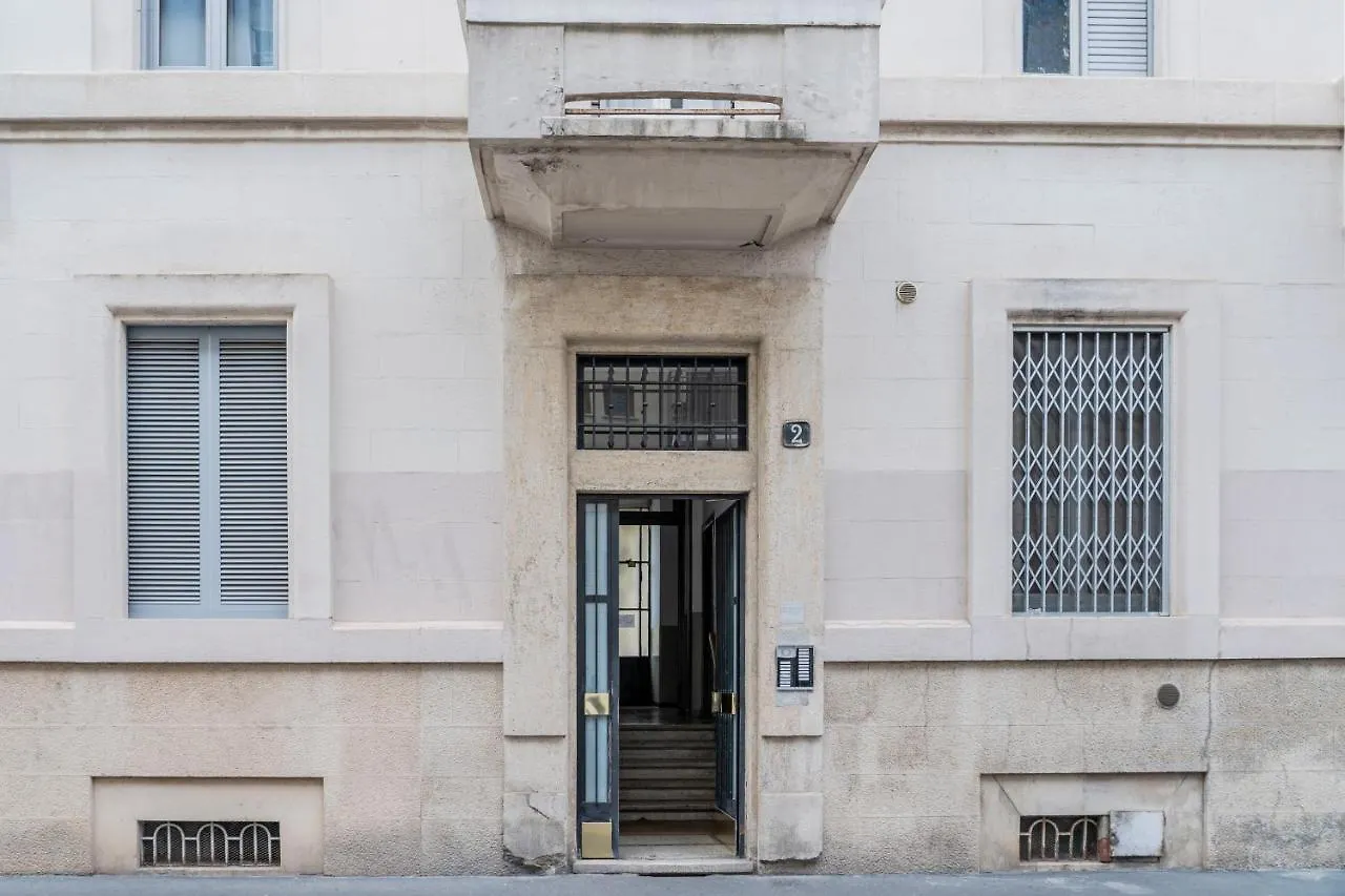Апартаменты Casa Julia - Milano, Via P. Nuvolone - By Host4U 0*, Милан Италия