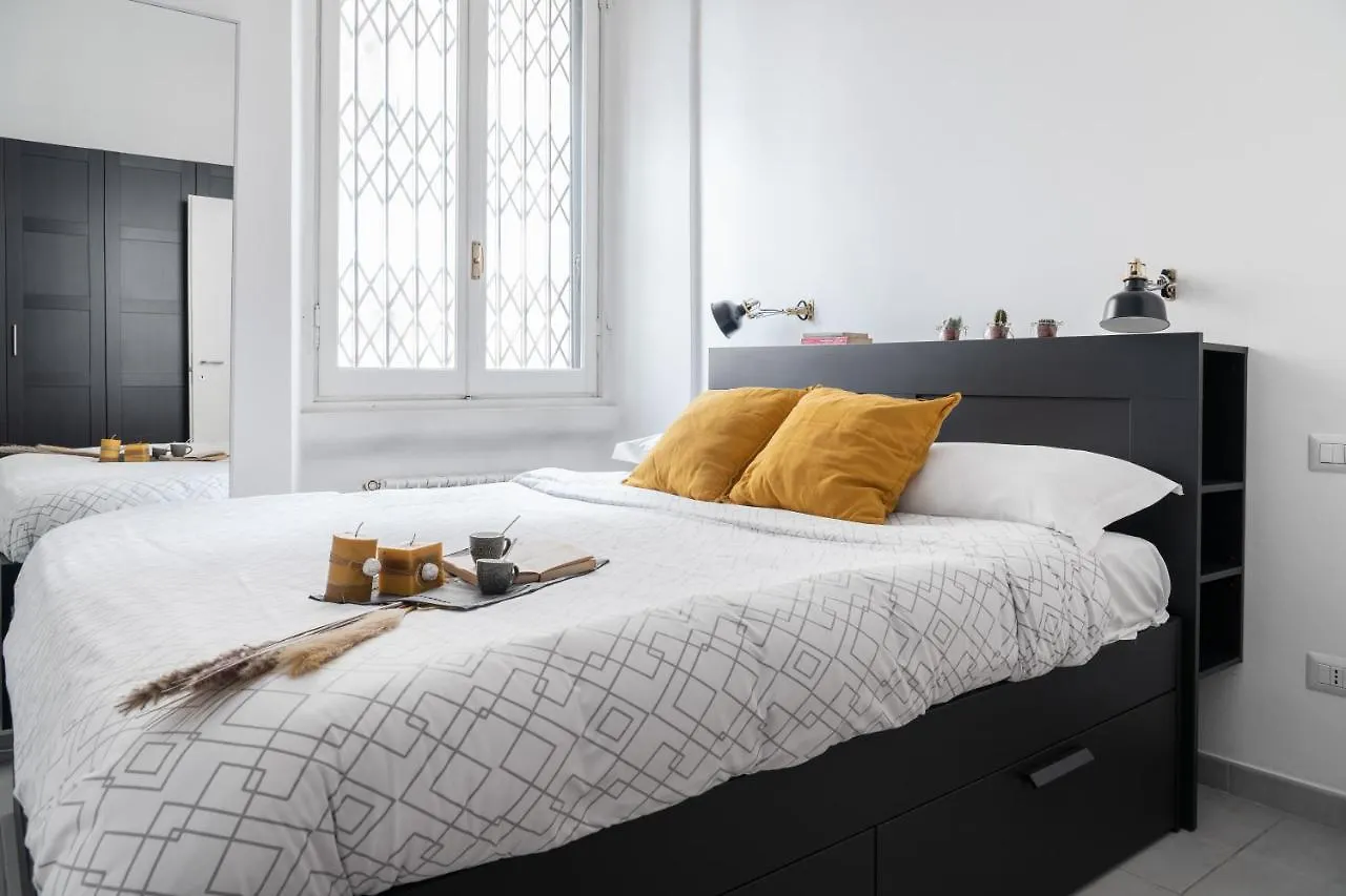 Апартаменты Casa Julia - Milano, Via P. Nuvolone - By Host4U