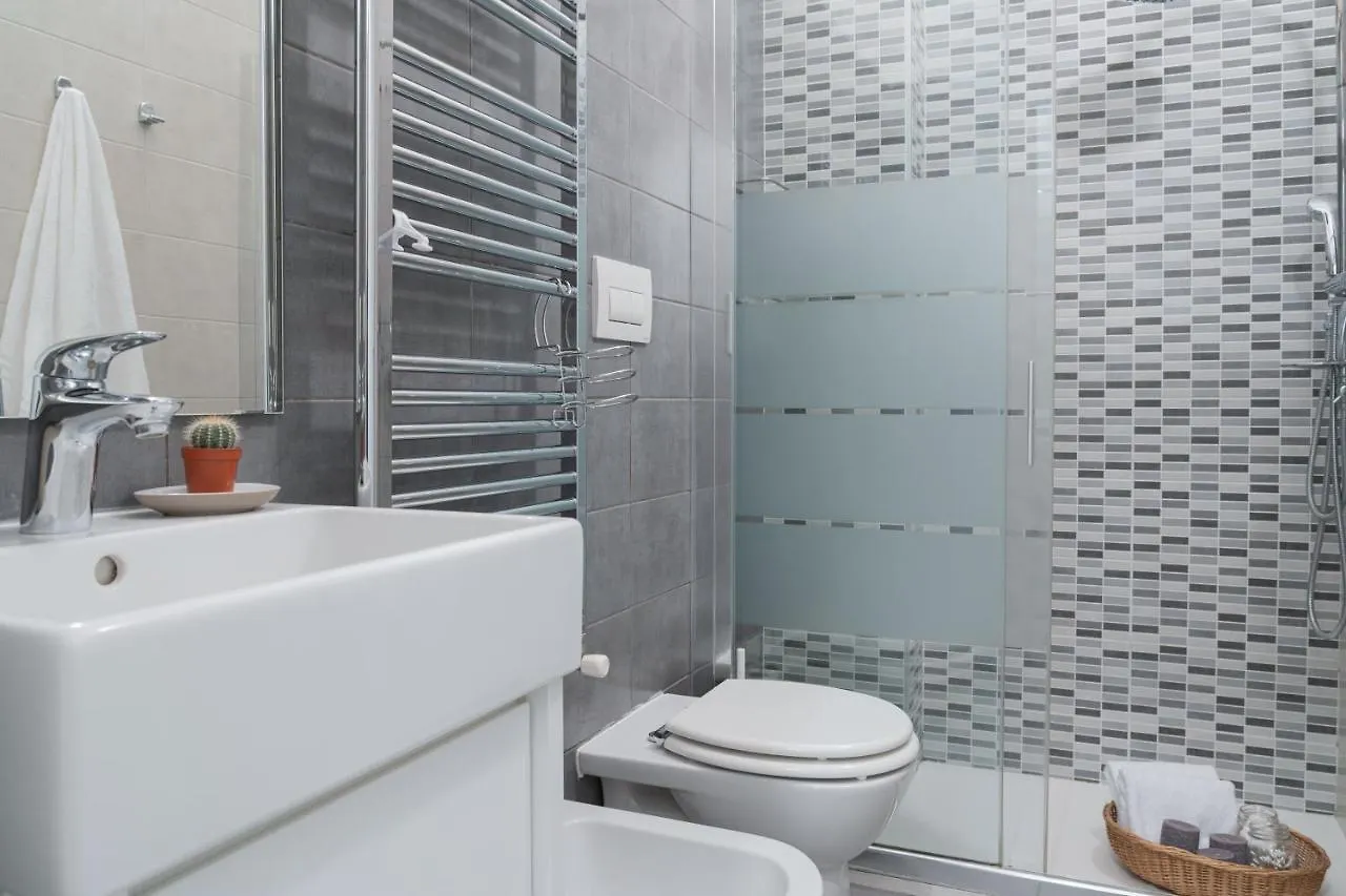 Апартаменты Casa Julia - Milano, Via P. Nuvolone - By Host4U