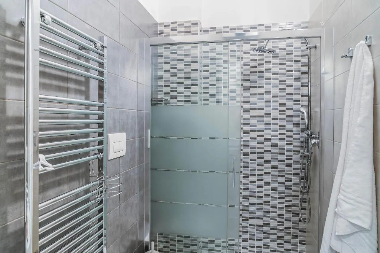 Апартаменты Casa Julia - Milano, Via P. Nuvolone - By Host4U Италия