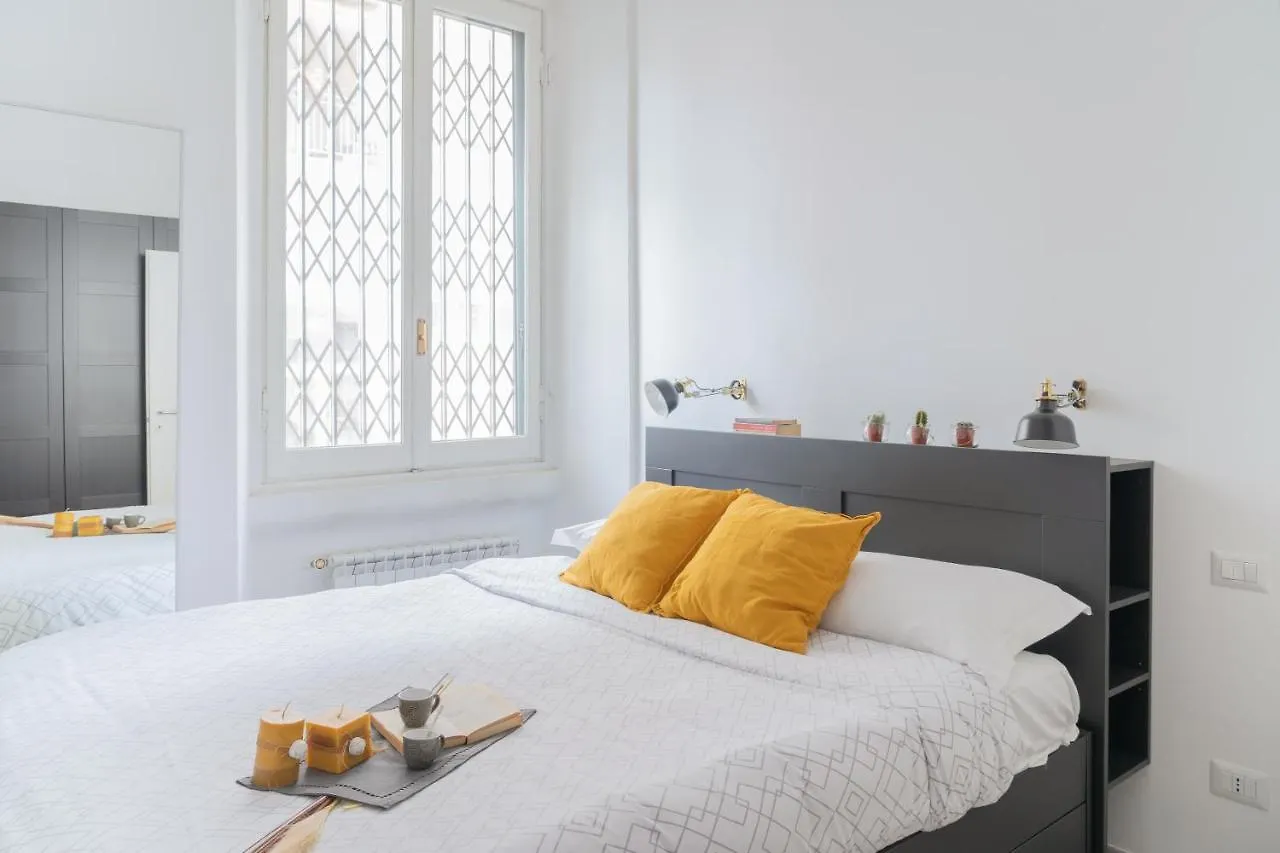 Casa Julia - Milano, Via P. Nuvolone - By Host4U Apartment Milan